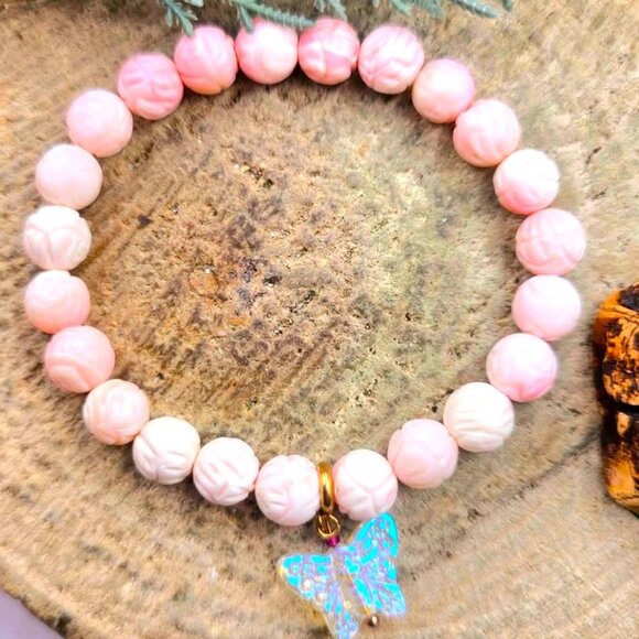 Nature Queen Pink Conch Lotus Carving Bead Butterfly Charm Bracelet - Picture 9 of 10